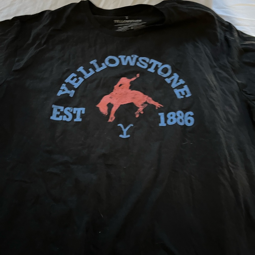 Yellowstone Black Graphic T-Shirt